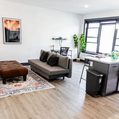Unbeatable Location:25 min to Times Square+Parking