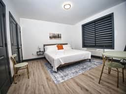 Excellent Location-20 Minutes to NYC-Free Parking
