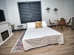 Excellent Location-20 Minutes to NYC-Free Parking