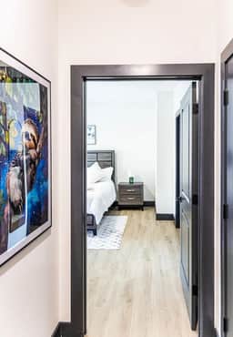 Unbeatable Location:25 min to Times Square+Parking