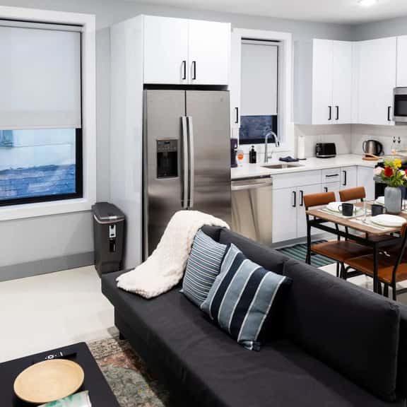 Modern 2BR • Quick NYC Access + Free Parking - Image 1
