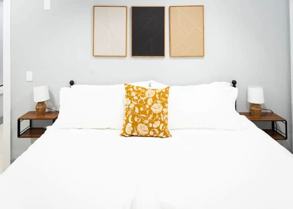 City Adventure-Quick NYC Access-2BR-Free Parking