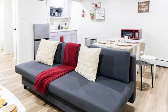 Cozy and convenient studio w/ 3 beds 10min frm NYC