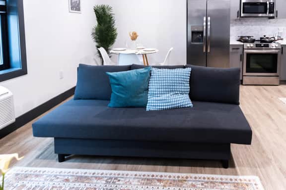 Spacious Apartment Near NYC with Free Indoor Parking