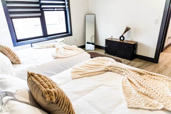 Two Bedrooms W/ Free Indoor Parking-25 Mins to NYC