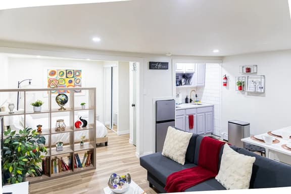 Cozy and convenient studio w/ 3 beds 10min frm NYC