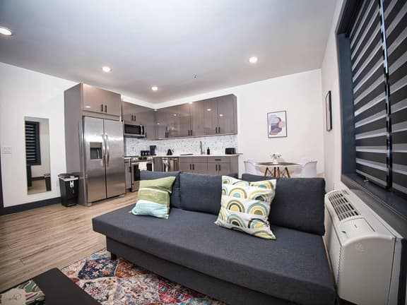 Prime Location|Free Parking|20 Min to Times Square