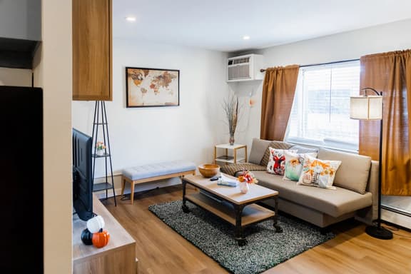 Spacious 2-Bedroom Apartment NYC-10 mins away